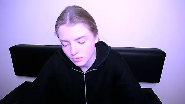 MissOliviaa  online show from 31, 1, 2025