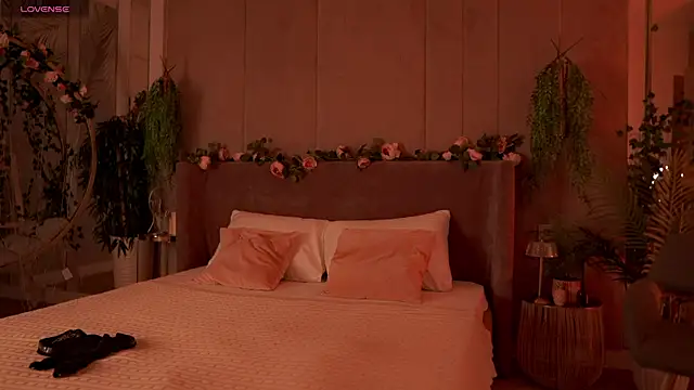 Snapshot of Smiley_Mia chatting on 21, 9, 2025 Smiley Mia online show from 21, 9, 2025