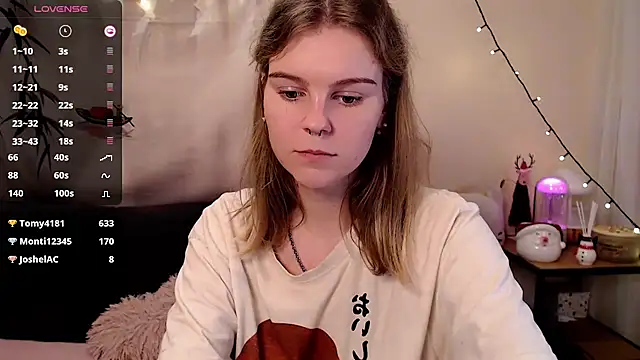 Snapshot of Moona_xx chatting on 28, 12, 2024 Moona xx online show from 28, 12, 2024