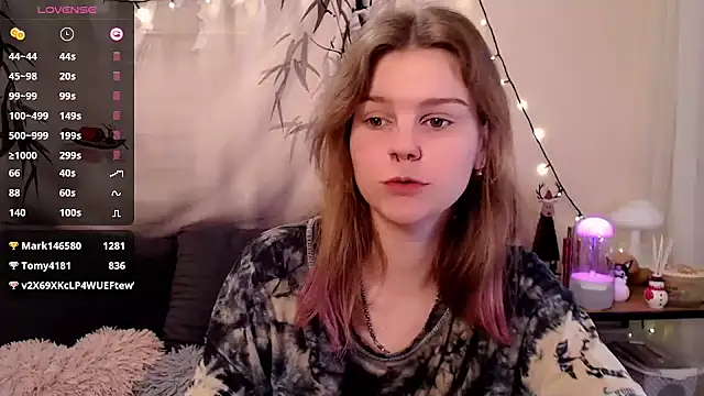 Snapshot of Moona_xx chatting on 19, 1, 2025 Moona xx online show from 19, 1, 2025
