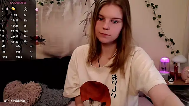 Snapshot of Moona_xx chatting on 10, 3, 2025 Moona xx online show from 10, 3, 2025