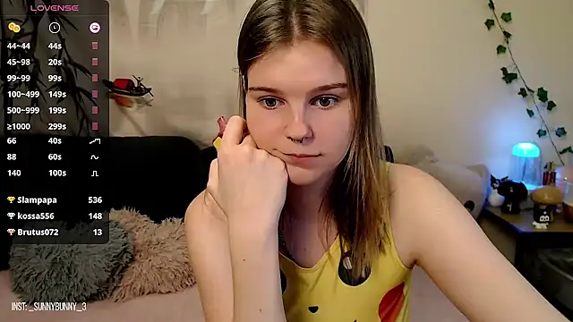 Snapshot of Moona_xx chatting on 12, 3, 2025 Moona xx online show from 12, 3, 2025