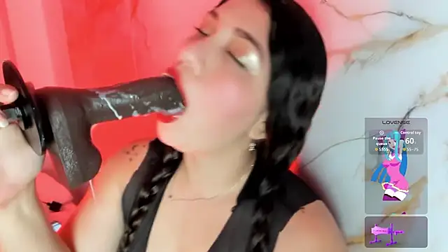 hade cute online show from 13, 5, 2026