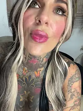 Snapshot of remyflux666 chatting on 18, 12, 2025 remyflux666 online show from 18, 12, 2025