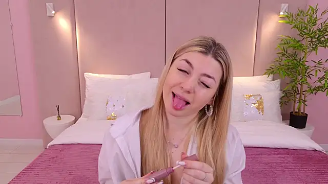 HelenaMorgan online show from 21, 2, 2025