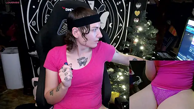 Snapshot of BrandiWRLD_999 chatting on 25, 12, 2024 BrandiWRLD 999 online show from 25, 12, 2024