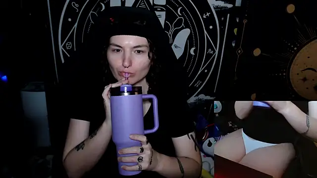 Snapshot of BrandiWRLD_999 chatting on 1, 10, 2025 BrandiWRLD 999 online show from 1, 10, 2025