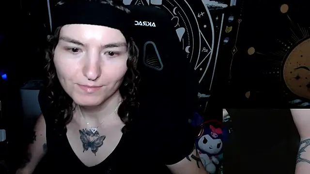 Snapshot of BrandiWRLD_999 chatting on 4, 10, 2025 BrandiWRLD 999 online show from 4, 10, 2025