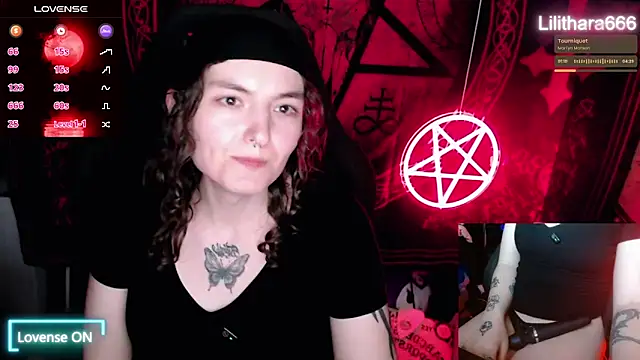 Snapshot of BrandiWRLD_999 chatting on 30, 10, 2025 BrandiWRLD 999 online show from 30, 10, 2025