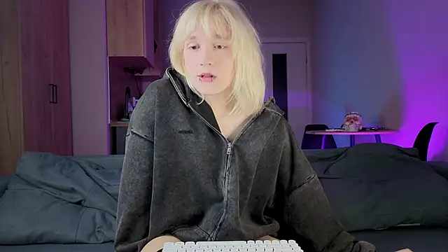 Snapshot of Gregory_Byyrd chatting on 17, 10, 2025 Gregory Byyrd online show from 17, 10, 2025