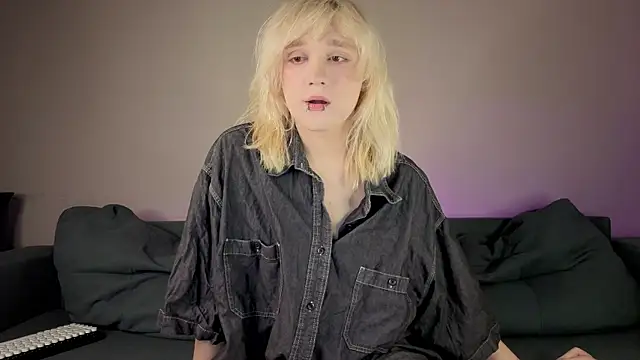 Snapshot of Gregory_Byyrd chatting on 18, 11, 2025 Gregory Byyrd online show from 18, 11, 2025