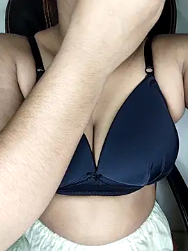 Snapshot of Tapur- chatting on 8, 11, 2025 Tapur- online show from 8, 11, 2025