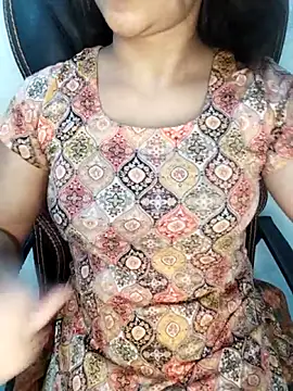 Snapshot of Tapur- chatting on 9, 11, 2025 Tapur- online show from 9, 11, 2025