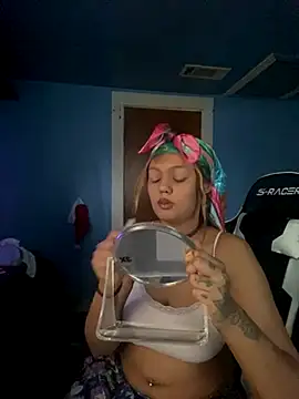 Snapshot of y0urlilgf chatting on 4, 12, 2024 y0urlilgf online show from 4, 12, 2024