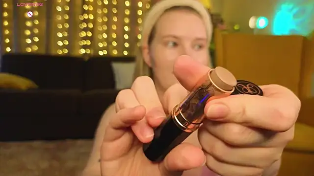 Snapshot of OraBIood chatting on 21, 10, 2025 OraBIood online show from 21, 10, 2025