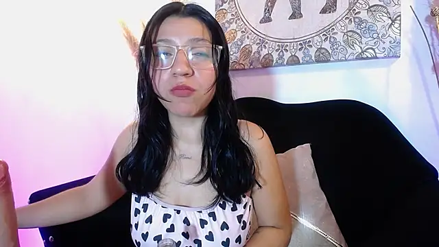 Snapshot of Gag_princeess chatting on 9, 3, 2025 Gag princeess online show from 9, 3, 2025