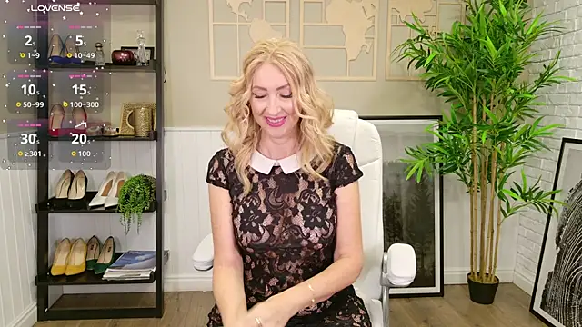 Snapshot of LadyLeea chatting on 19, 9, 2025 LadyLeea online show from 19, 9, 2025