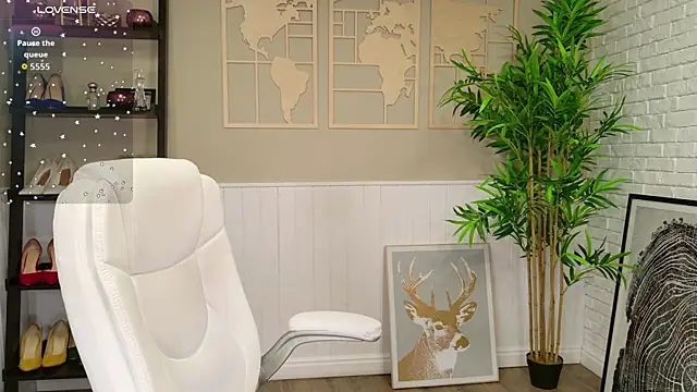 Snapshot of LadyLeea chatting on 2, 10, 2025 LadyLeea online show from 2, 10, 2025