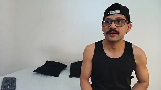 Snapshot of Benjamin_show chatting on 21, 2, 2026 Benjamin show online show from 21, 2, 2026