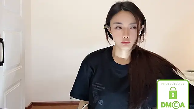 Snapshot of SarahYang chatting on 12, 5, 2026 SarahYang online show from 12, 5, 2026