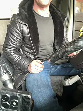 Snapshot of AlexGWoW chatting on 4, 2, 2025 AlexGWoW online show from 4, 2, 2025