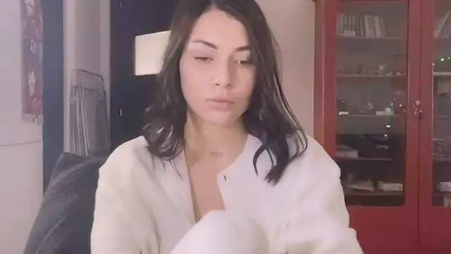 valorant girl online show from 1, 3, 2025