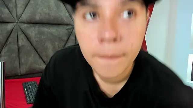 Snapshot of AbbySmiitth_ chatting on 4, 2, 2026 AbbySmiitth online show from 4, 2, 2026