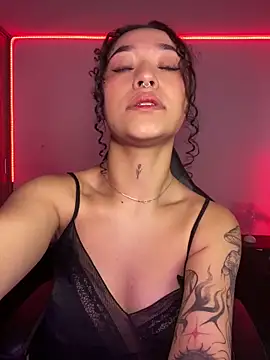 Crystal Dluna online show from 22, 12, 2025