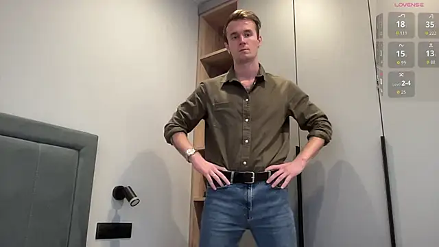 Snapshot of cute_mark chatting on 4, 10, 2025 cute mark online show from 4, 10, 2025