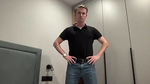 Snapshot of cute_mark chatting on 7, 10, 2025 cute mark online show from 7, 10, 2025