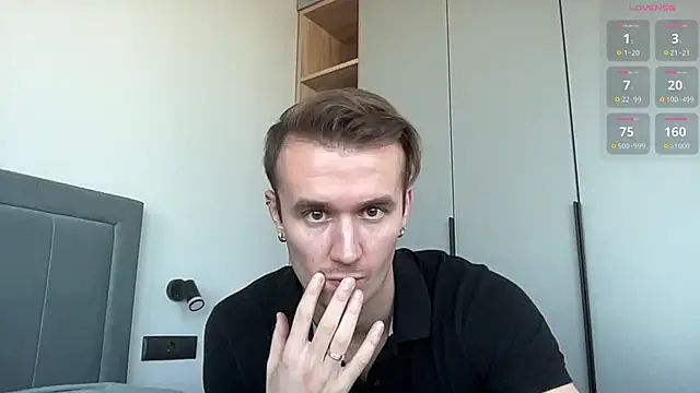 Snapshot of cute_mark chatting on 8, 10, 2025 cute mark online show from 8, 10, 2025