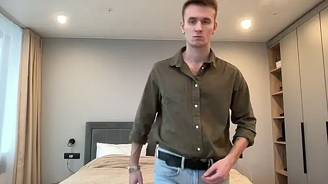 Snapshot of cute_mark chatting on 8, 11, 2025 cute mark online show from 8, 11, 2025