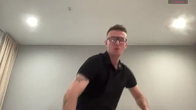 Snapshot of cute_mark chatting on 18, 11, 2025 cute mark online show from 18, 11, 2025