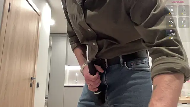 Snapshot of cute_mark chatting on 25, 11, 2025 cute mark online show from 25, 11, 2025