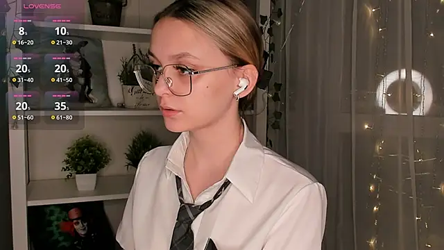 Snapshot of ms_elizabethqueen chatting on 2, 2, 2025 ms elizabethqueen online show from 2, 2, 2025