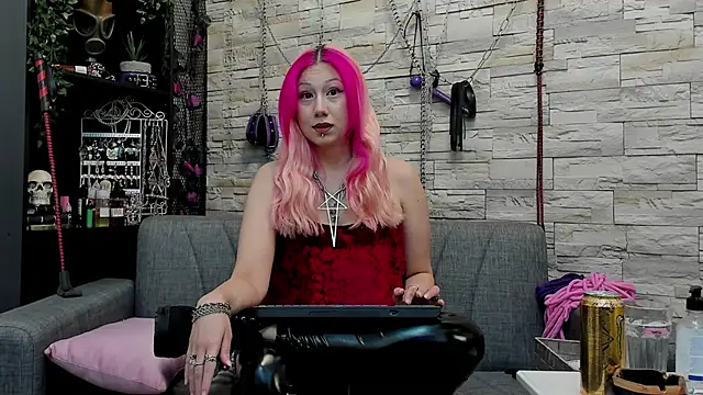 Snapshot of CruelMistress chatting on 11, 12, 2024 CruelMistress online show from 11, 12, 2024