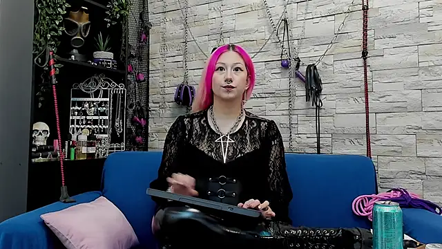 Snapshot of CruelMistress chatting on 20, 12, 2024 CruelMistress online show from 20, 12, 2024