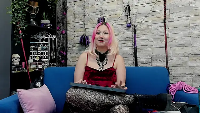 Snapshot of CruelMistress chatting on 3, 1, 2025 CruelMistress online show from 3, 1, 2025