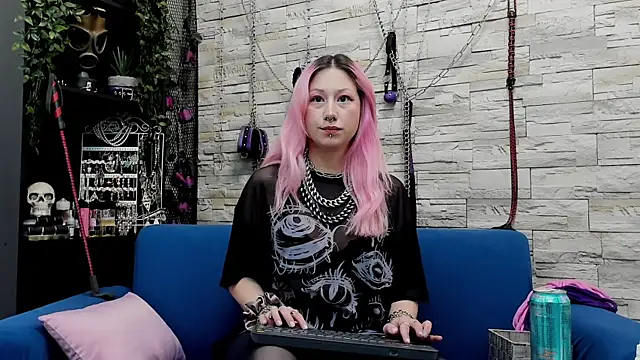 Snapshot of CruelMistress chatting on 23, 2, 2025 CruelMistress online show from 23, 2, 2025