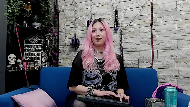 Snapshot of CruelMistress chatting on 24, 2, 2025 CruelMistress online show from 24, 2, 2025