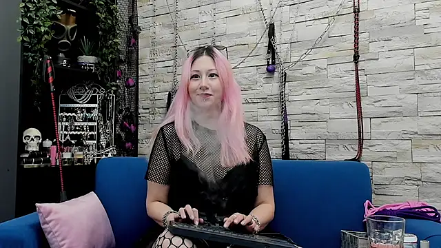 Snapshot of CruelMistress chatting on 28, 2, 2025 CruelMistress online show from 28, 2, 2025