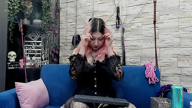 Snapshot of CruelMistress chatting on 12, 3, 2025 CruelMistress online show from 12, 3, 2025