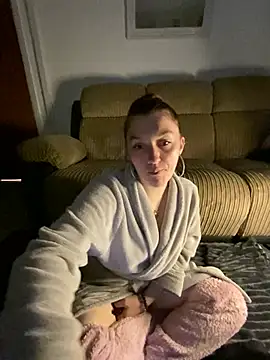 Stoner BarbieXX online show from 28, 2, 2025