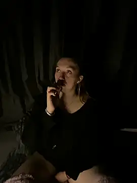 Snapshot of Stoner_BarbieXX chatting on 7, 7, 2026 Stoner BarbieXX online show from 7, 7, 2026