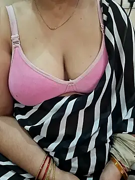 Snapshot of milf-kaira chatting on 23, 12, 2025 milf-kaira online show from 23, 12, 2025