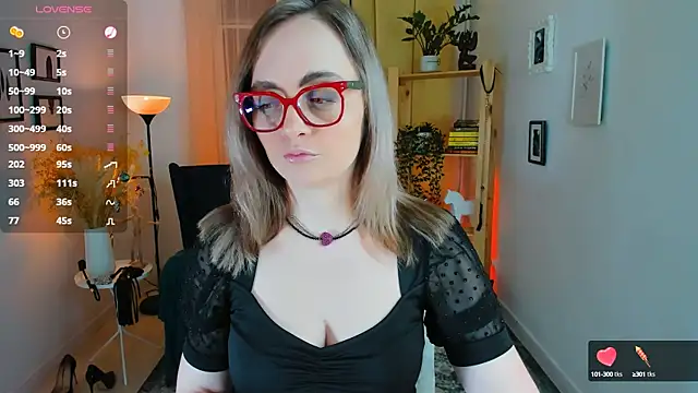 Snapshot of AdelaideRosabel chatting on 19, 12, 2024 AdelaideRosabel online show from 19, 12, 2024