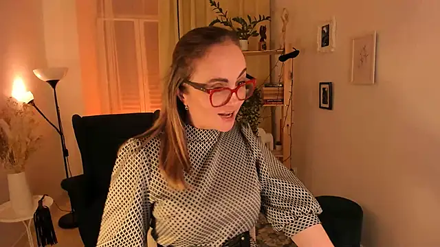 Snapshot of AdelaideRosabel chatting on 10, 3, 2025 AdelaideRosabel online show from 10, 3, 2025