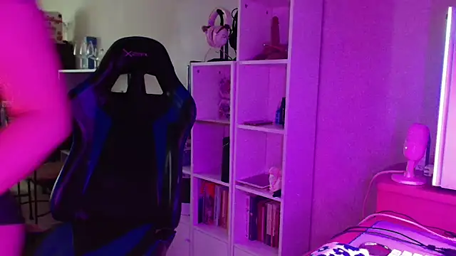 DirtyDi97 online show from 10, 3, 2026