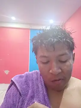 Tu papi 69  online show from 29, 5, 2026