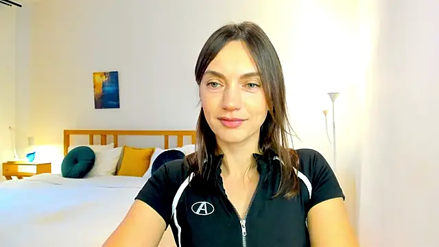 Snapshot of LovelyeeMia chatting on 2, 12, 2024 LovelyeeMia online show from 2, 12, 2024